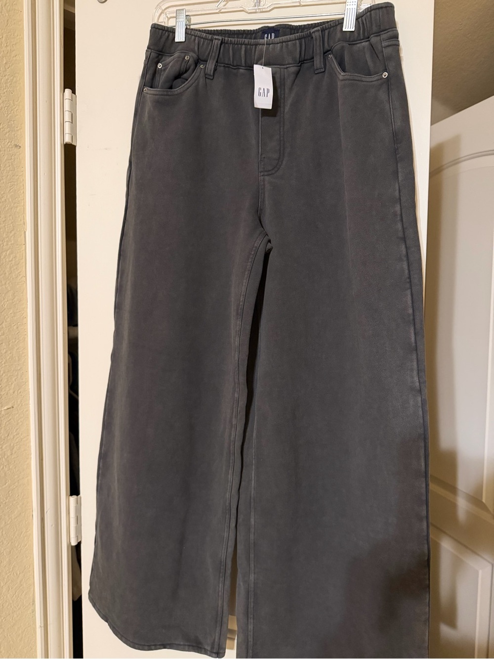 GAP Women’s Charcoal Wide-Leg Pull-On Pants